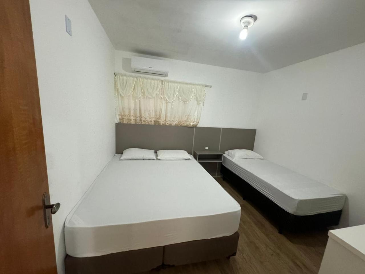 בומבינאס Residencial Montoski מראה חיצוני תמונה